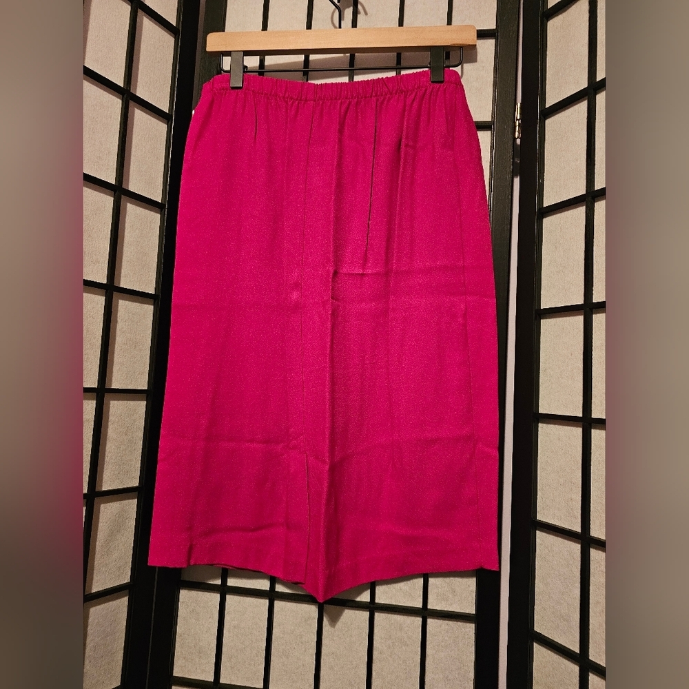 J W. Treci Pink Short Sleeve Top with Black Accents and Matching Skirt Size 10 - Picture 3 of 6